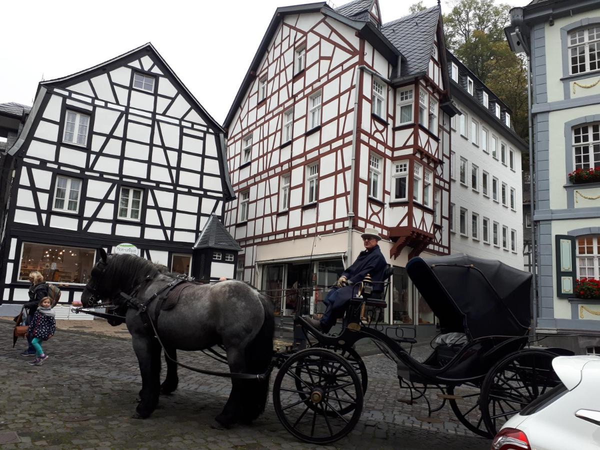 Uber Den Dachern Von Monschau Eksteriør bilde